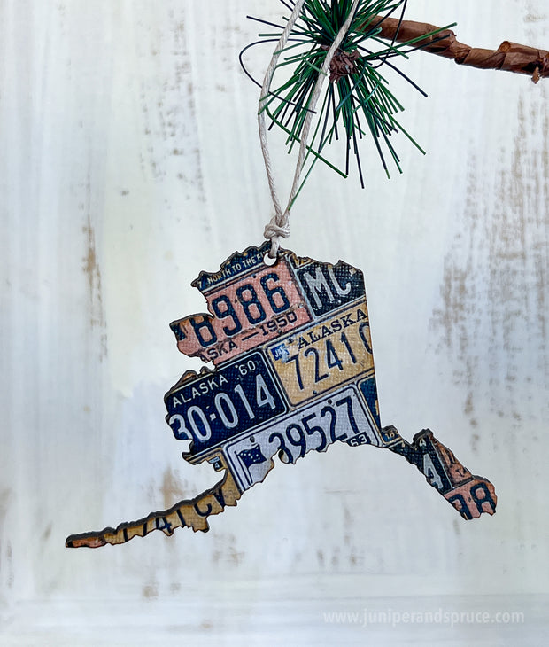 Alaska Vintage License Plate Ornament Magnet