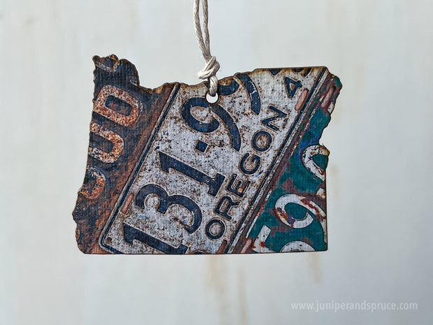 Oregon Vintage License Plate Ornament Magnet
