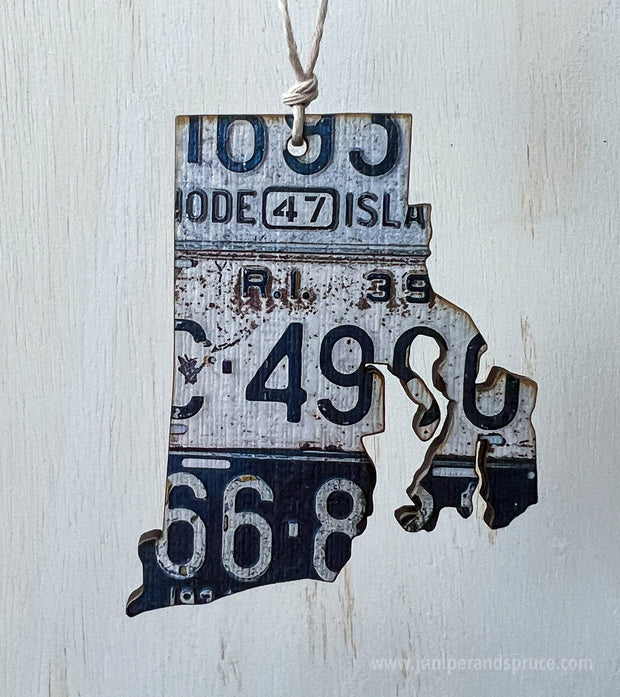 Rhode Island Vintage License Plate Ornament Magnet