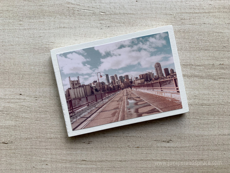 Magnet - Minneapolis Skyline -Stone Arch Bridge